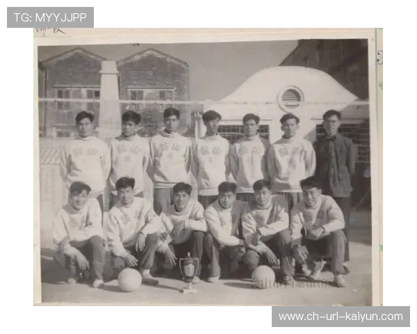 台山浮石村传承百年排球情 十支劲旅春节鏖战三日燃动乡村 台山浮石村传承百年排球情 十支劲旅春节鏖战三日燃动乡村